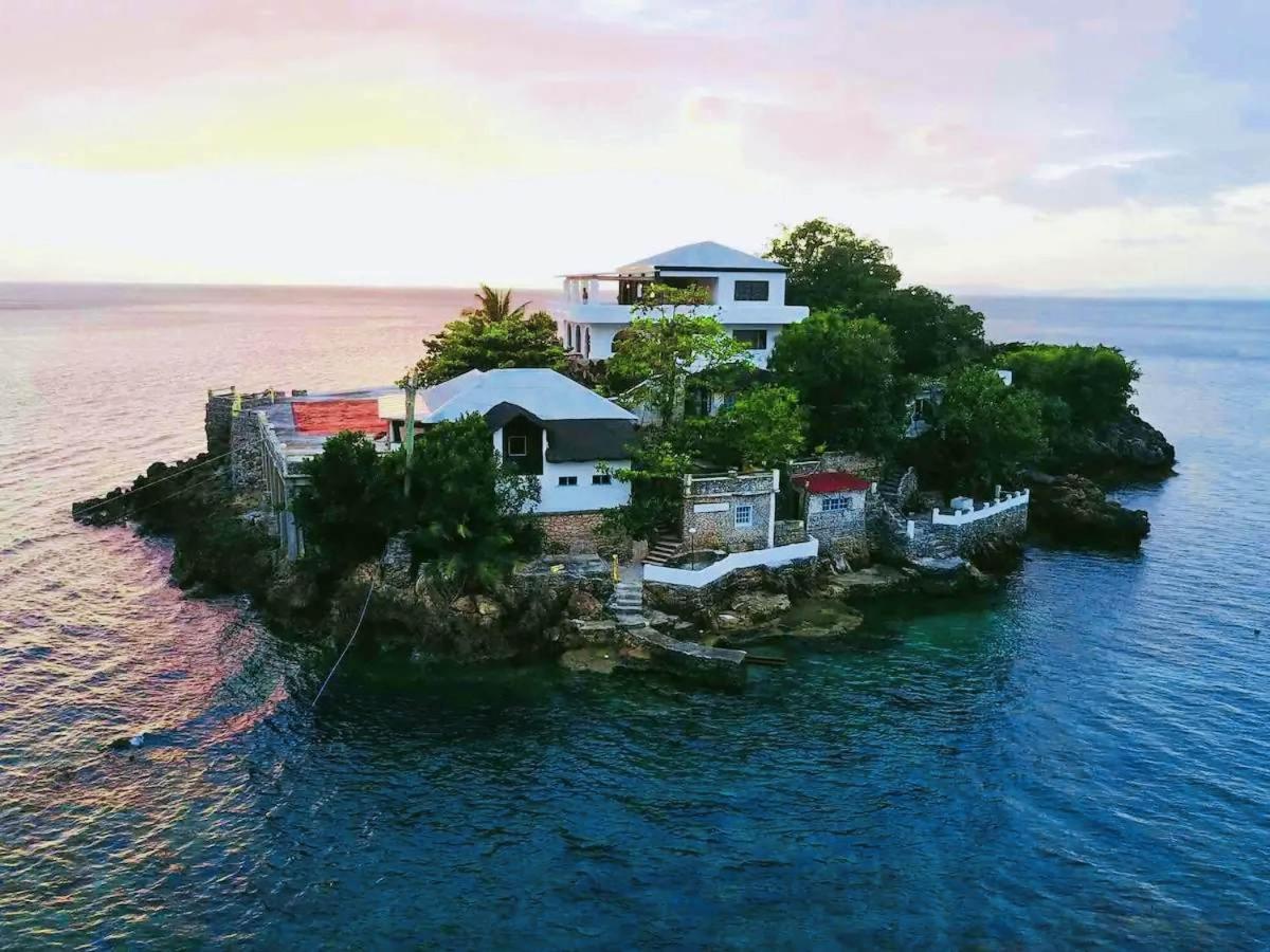 Utopia Island Resort Μπατάνγκας Εξωτερικό φωτογραφία
